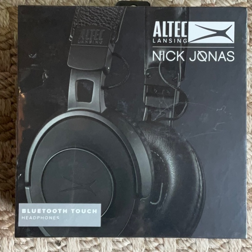 Altec Lansing NJHP-2-BLK Nick Jonas Collaboration Bluetooth Touch Headphones - Picture 5 of 10